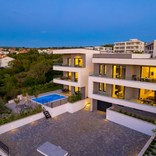 VILA E - Malinska, Hadrie - Experience Elevated Malinska, Krk