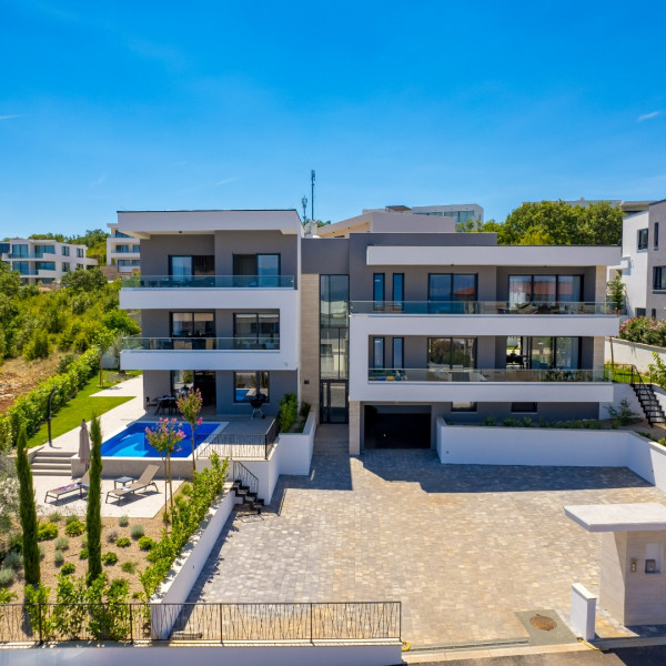 VILA E - Malinska, Hadrie - Experience Elevated Malinska, Krk