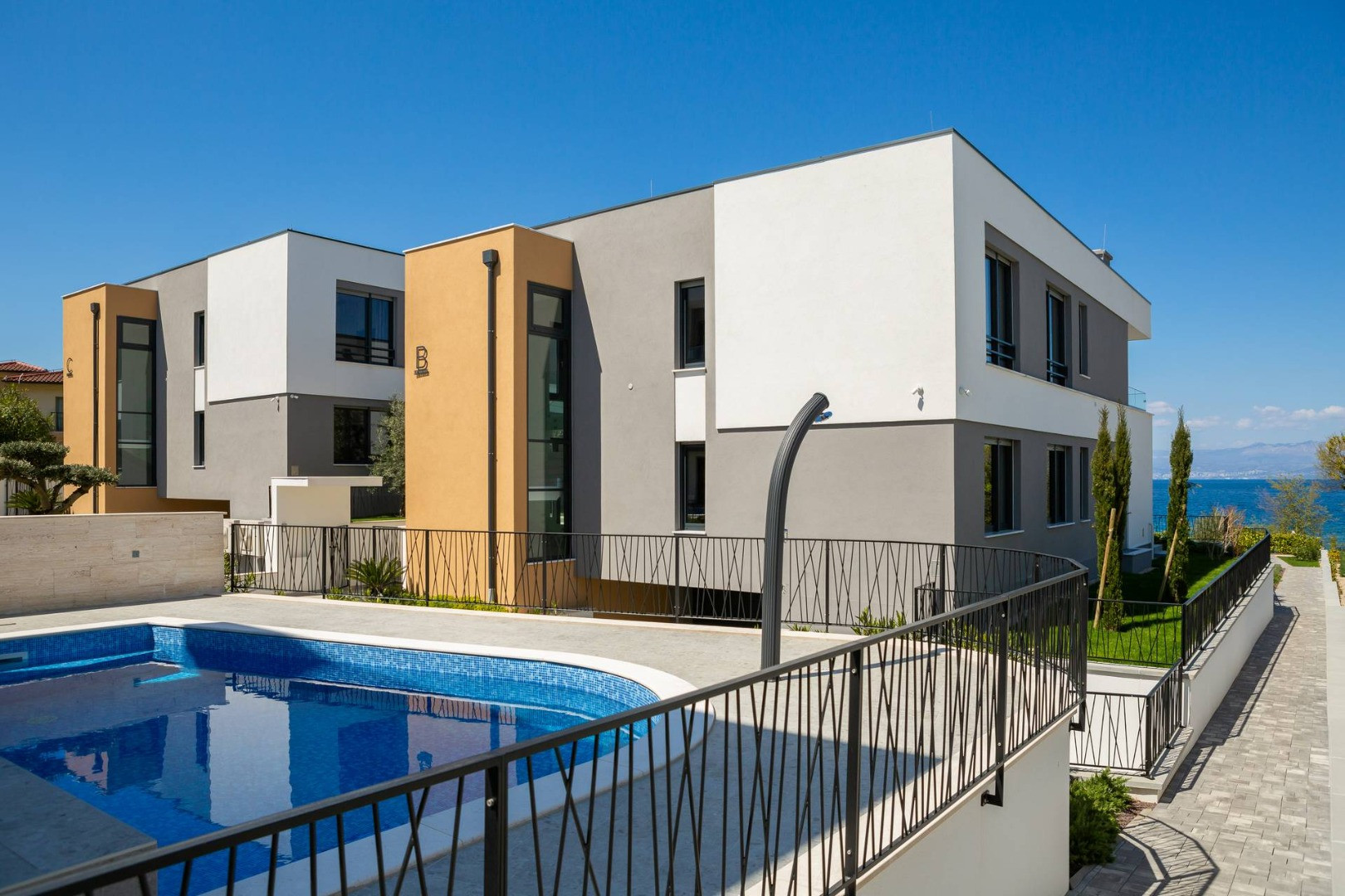 LUXURY RESORT AND VILLAS - A PLACE WHERE ELEGANCE MEETS NATURE, Hadrie - Experience Elevated Malinska, Krk